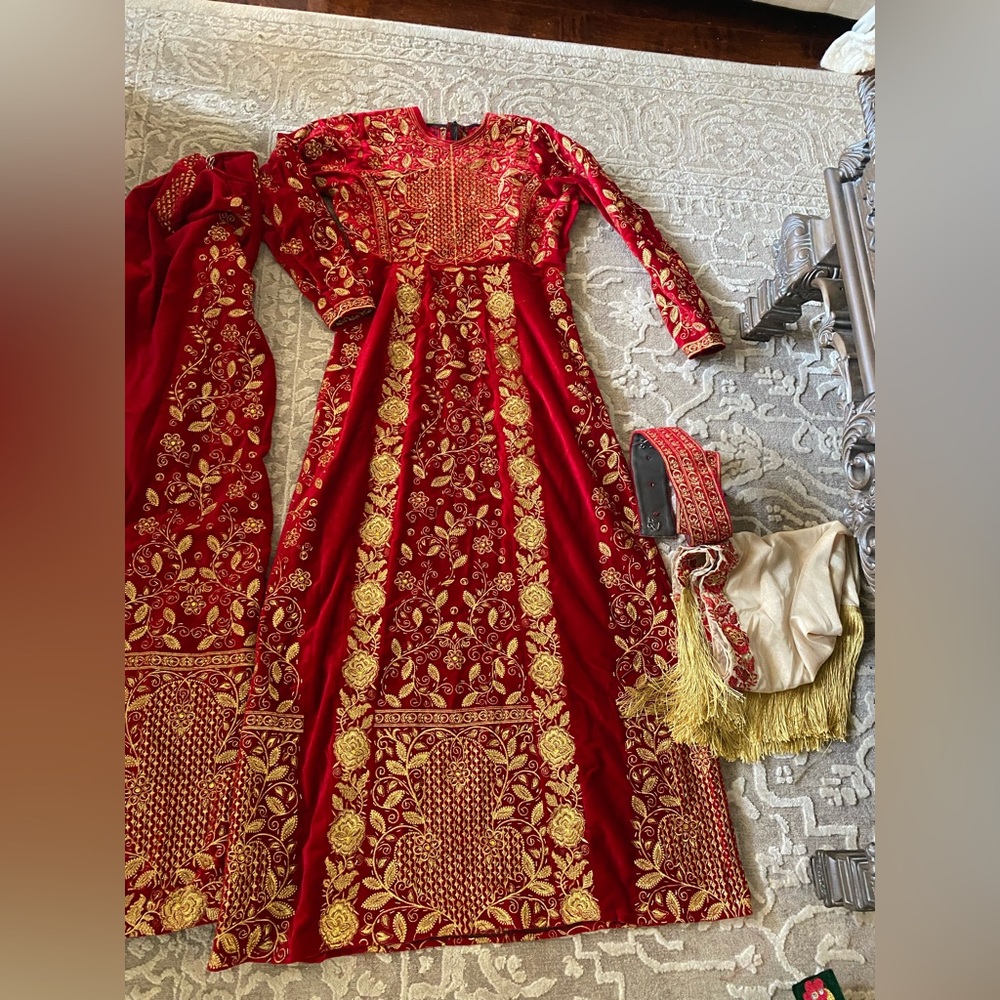 Velvet Palestinian Bridal Thobe with Detachable skirt